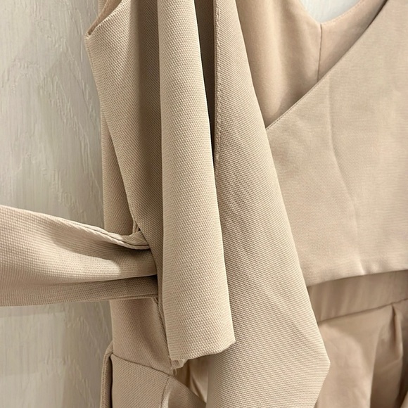 Mod Ref Tie Up Open Convertible Back Short Romper - Picture 8 of 16